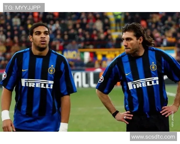 维埃里与阿德里亚诺的巅峰对决谁才是足球场上的真正传奇